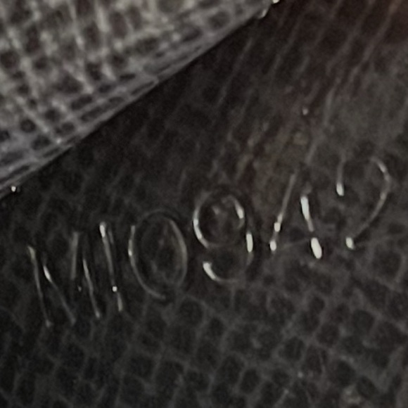 Louis Vuitton Black Epi Sellier Pouchette Clutch Wristlet with Key COA Circa1992 - Picture 16 of 17